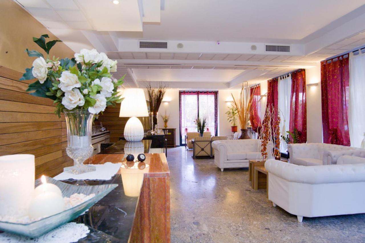 Hotel Arabel Riccione Esterno foto