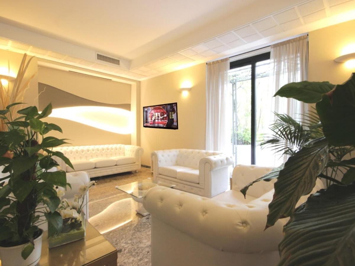 Hotel Arabel Riccione Esterno foto
