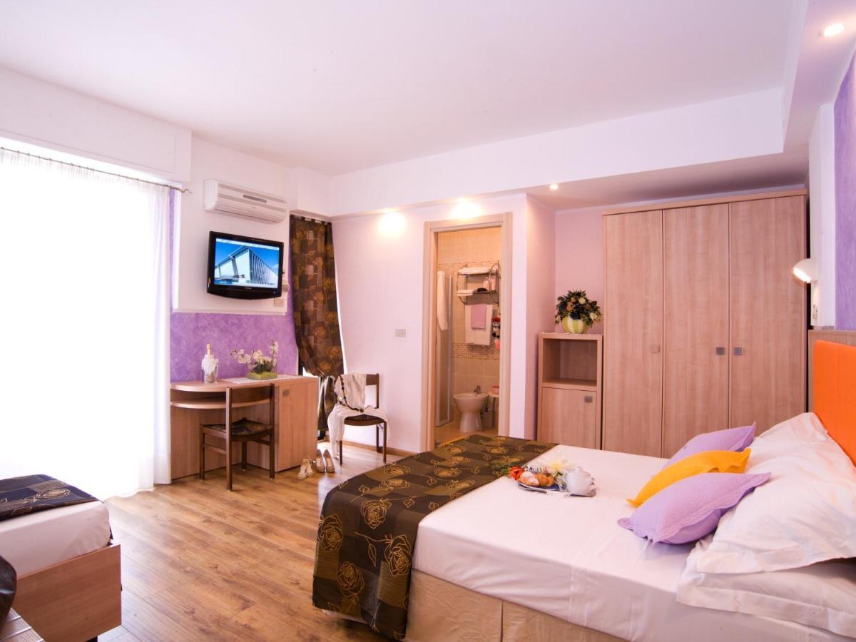 Hotel Arabel Riccione Esterno foto