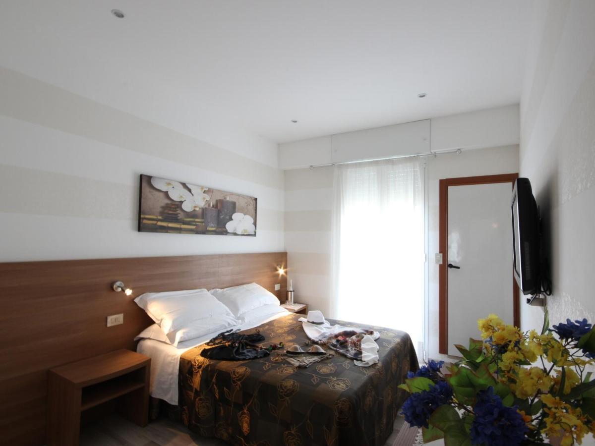 Hotel Arabel Riccione Esterno foto