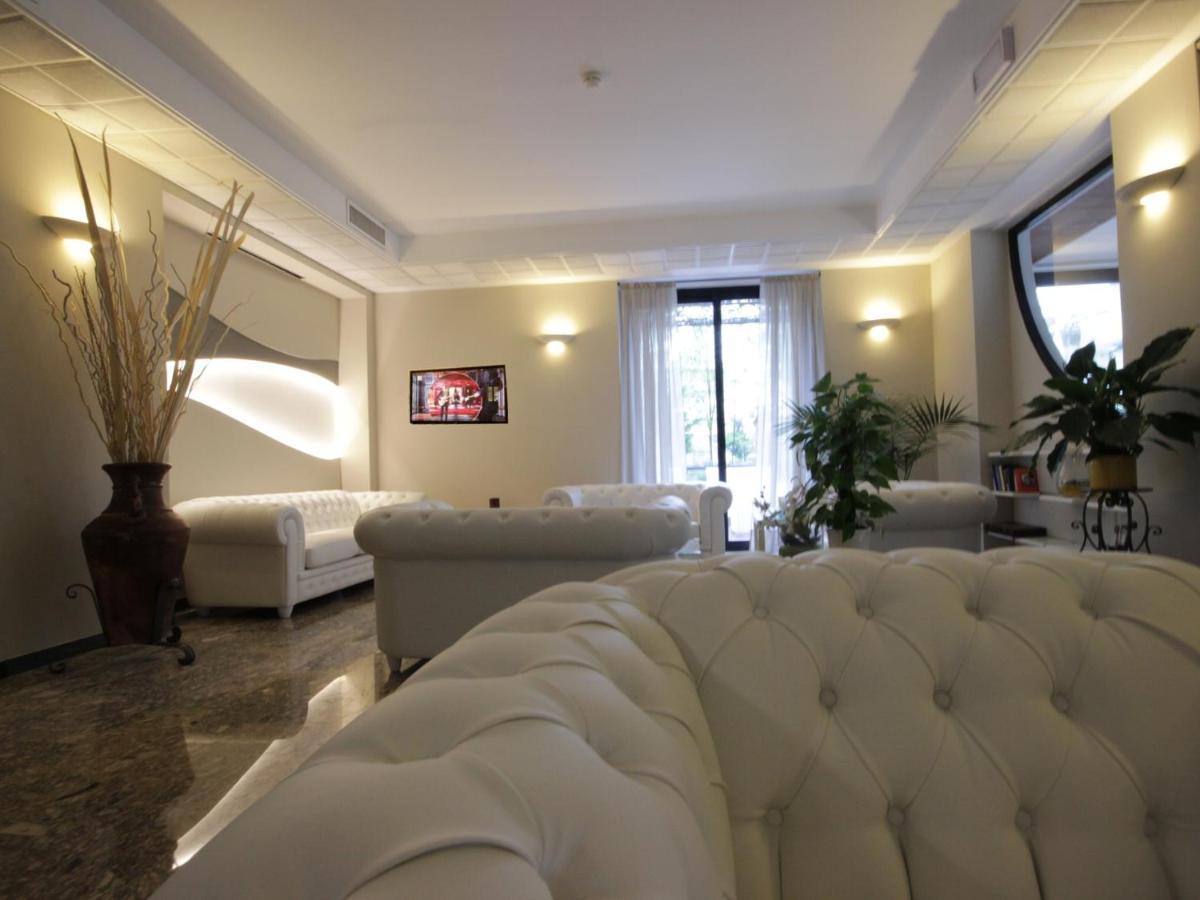 Hotel Arabel Riccione Esterno foto