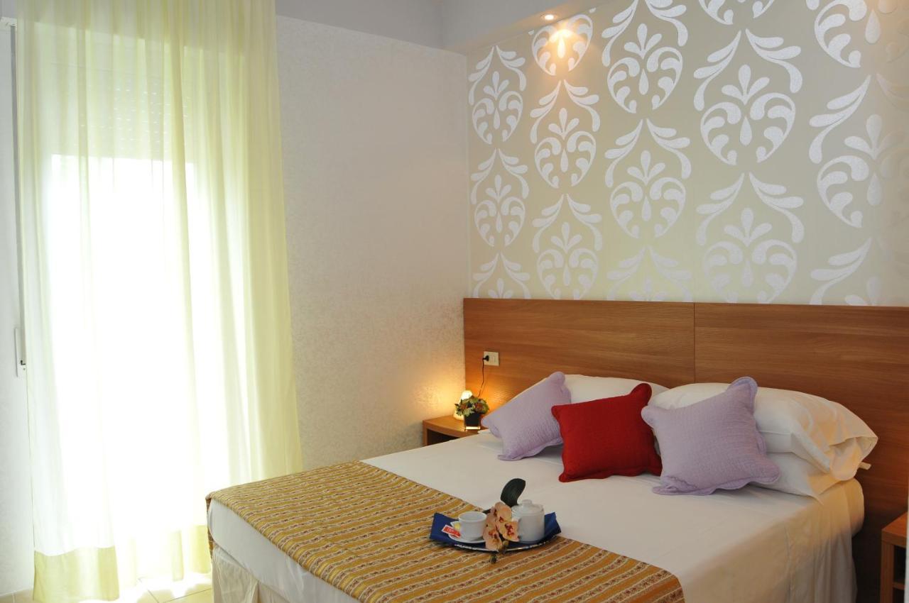 Hotel Arabel Riccione Esterno foto