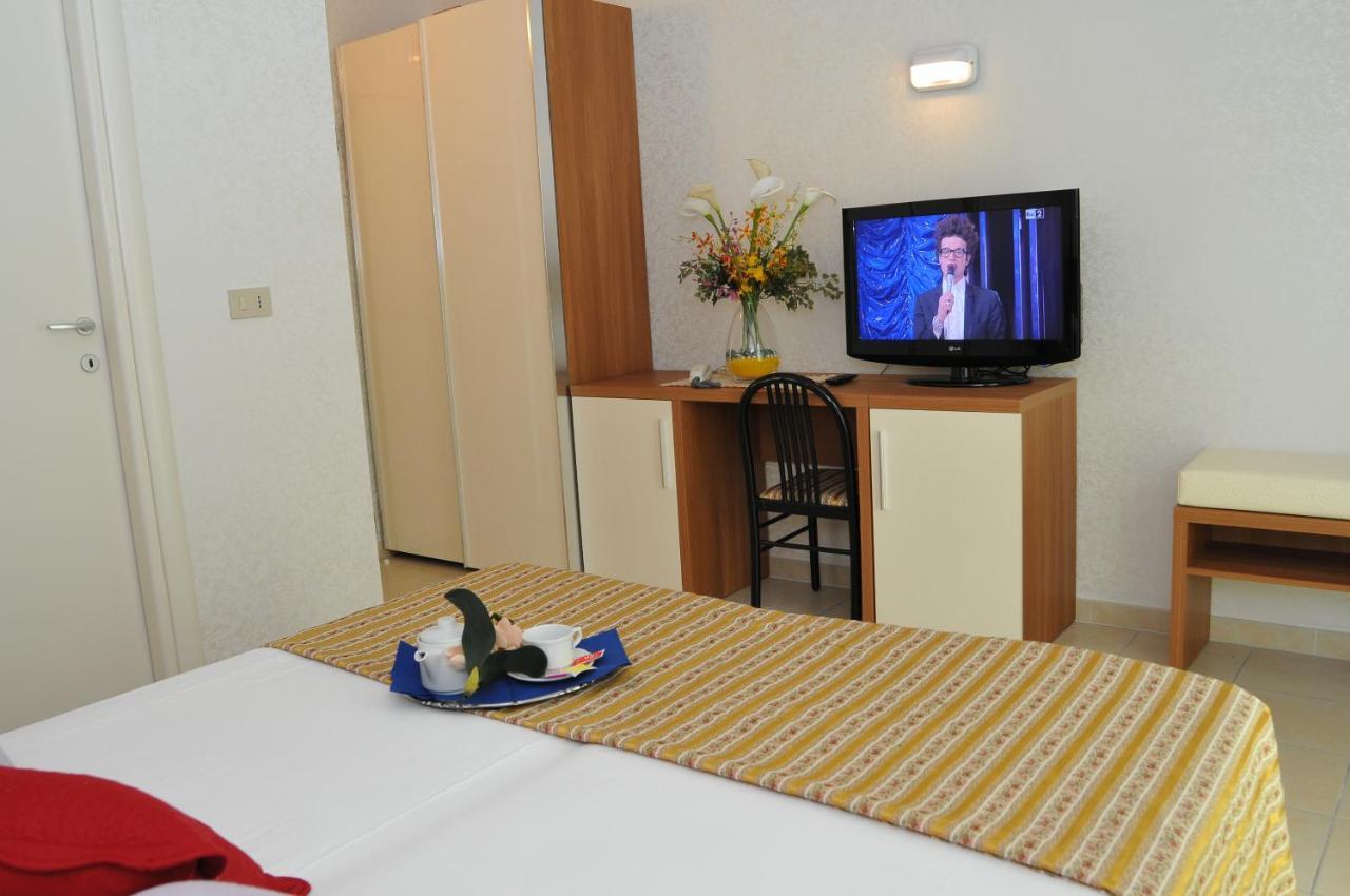 Hotel Arabel Riccione Esterno foto