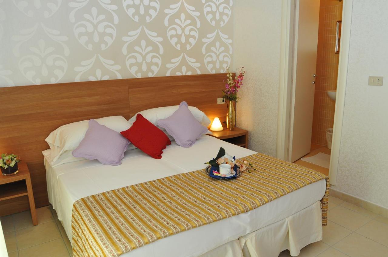 Hotel Arabel Riccione Esterno foto