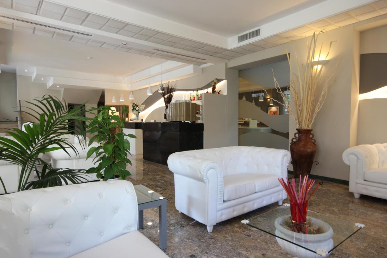 Hotel Arabel Riccione Esterno foto